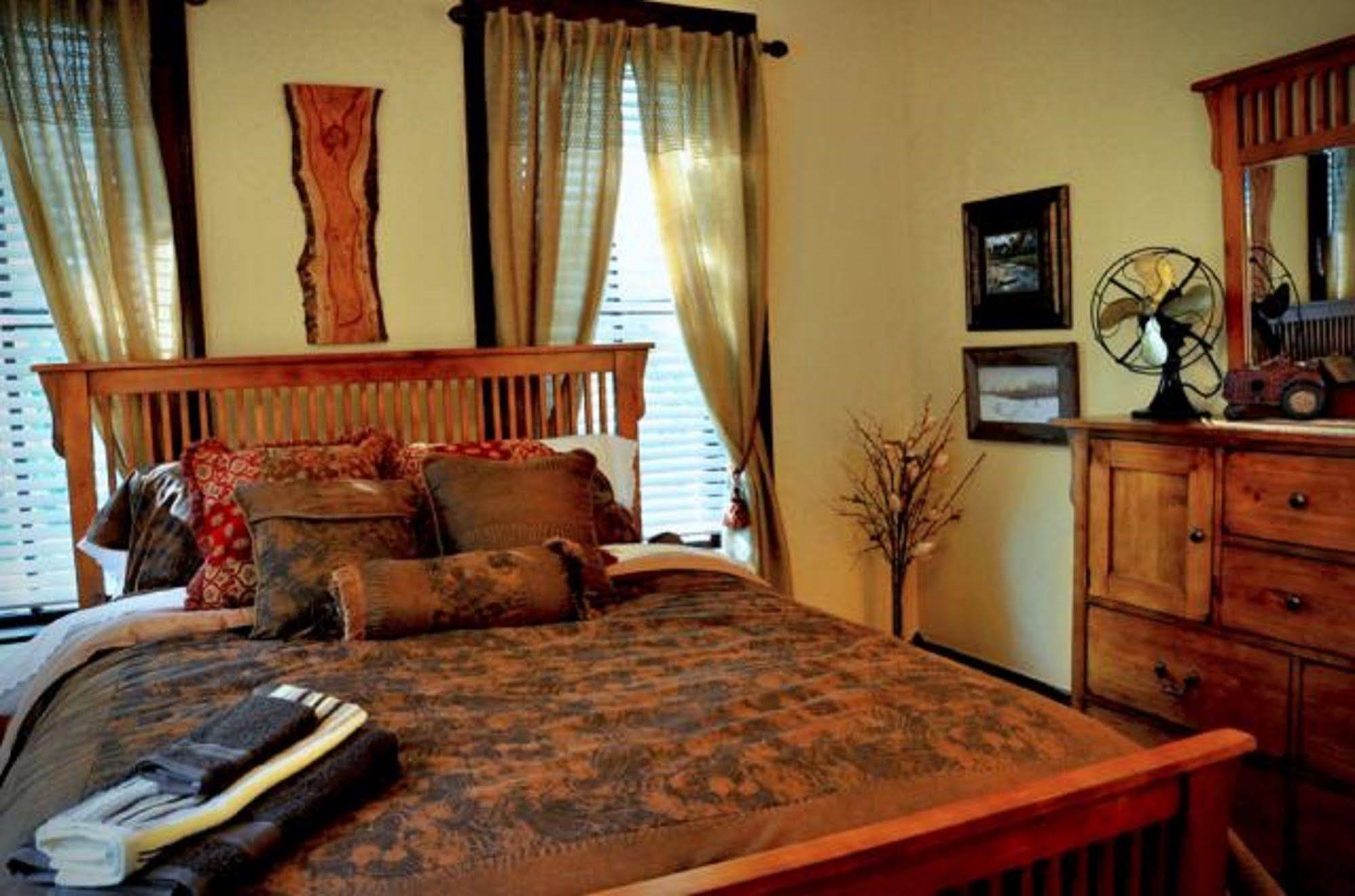Texas Forest Country Retreat Huntington Exterior photo